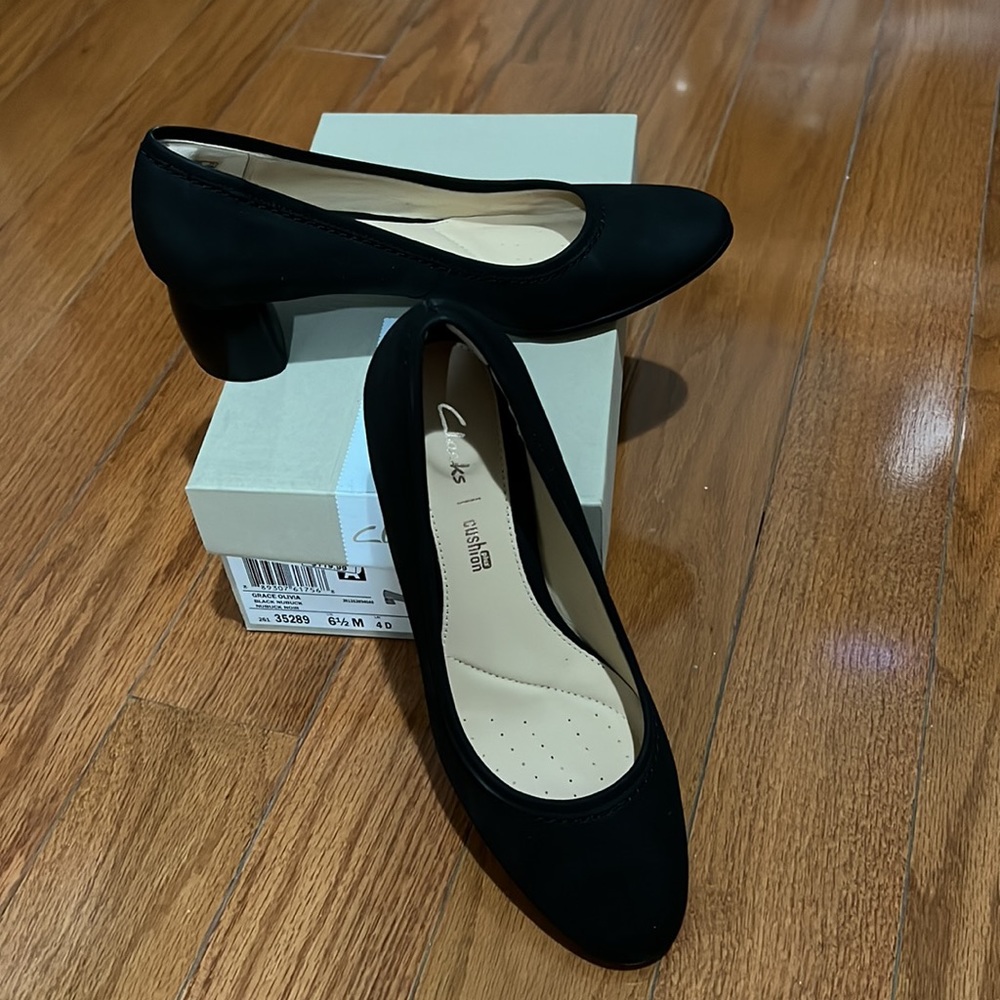 NWT Clarks Grace Olivia Black Pumps Size 6.5